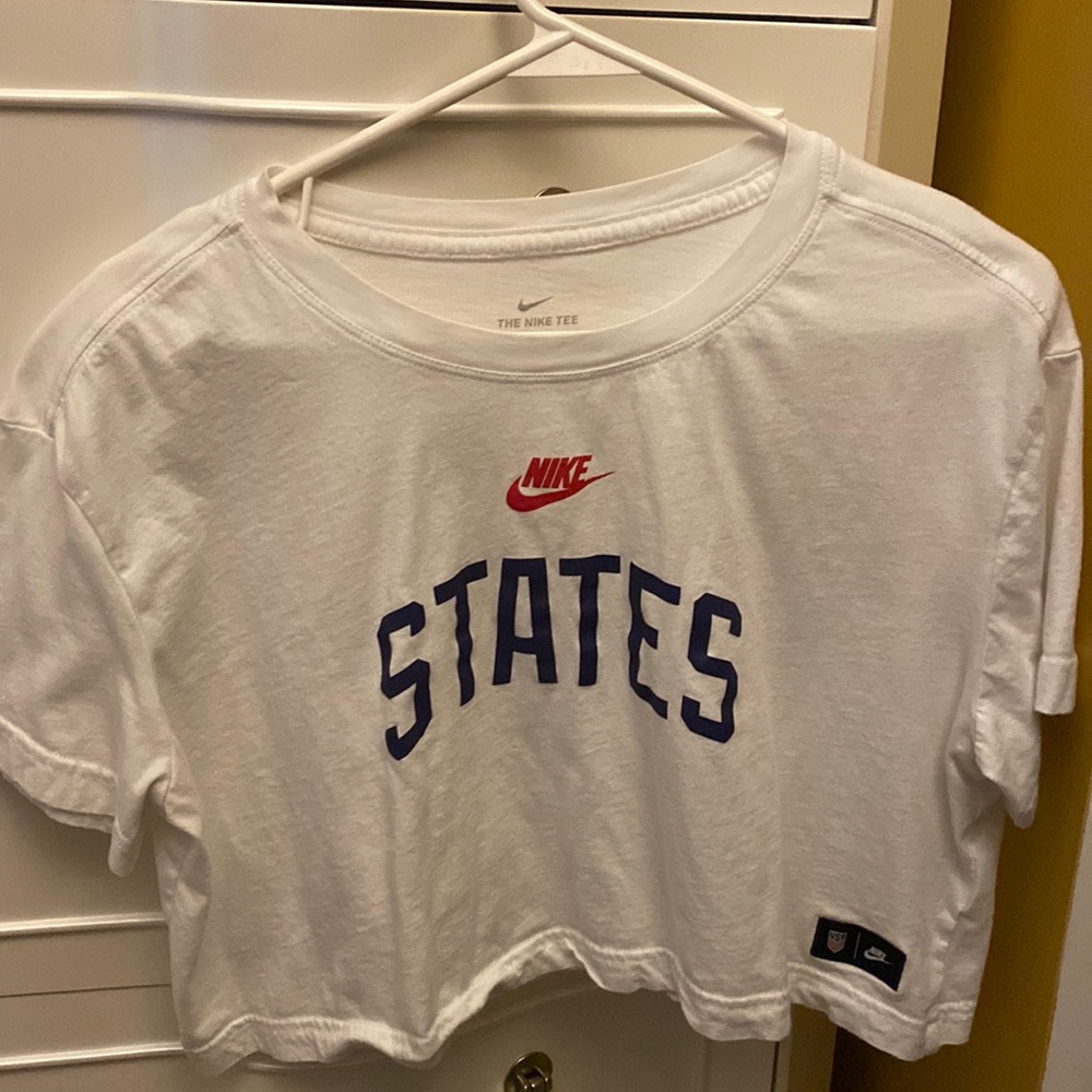 cropped nike athletic tee